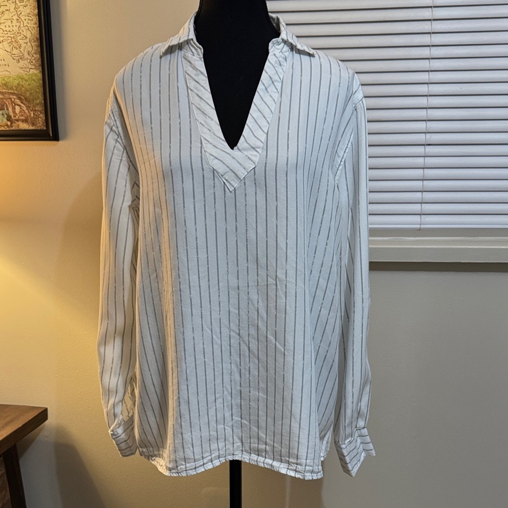 Elegant White Striped Women's Tunic